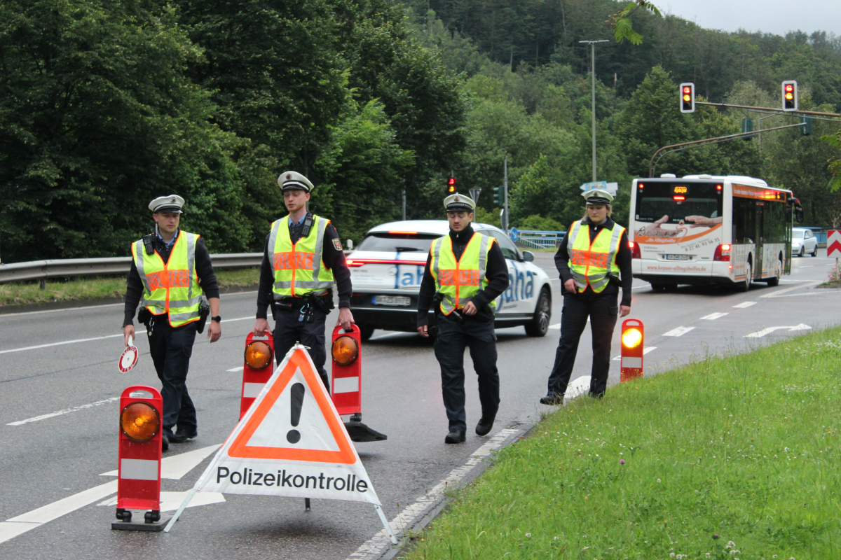 Erfolgreiche Gro-Verkehrskontrolle der Polizei Betzdorf (Foto: Jennifer Patt)
