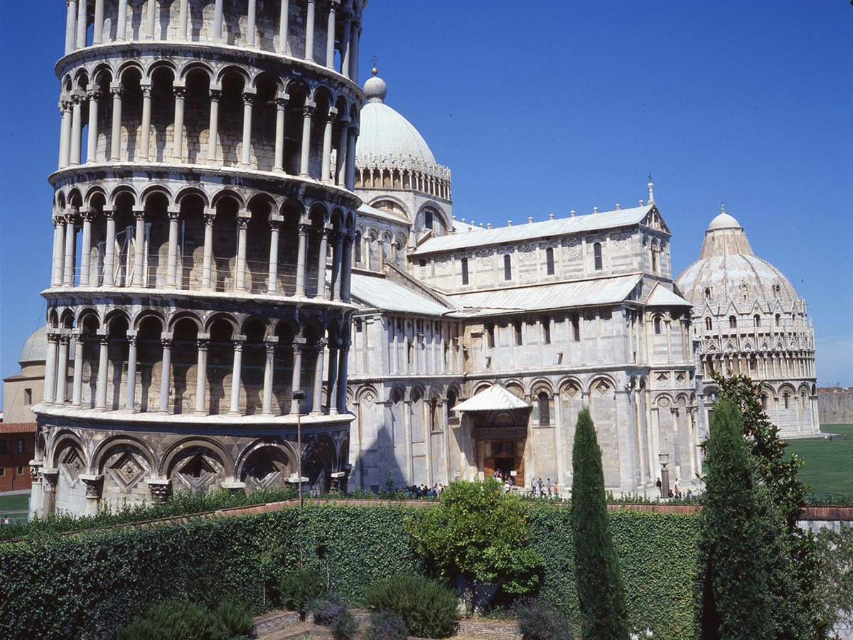 Das architektonisch einzigartige Ensemble aus schiefem Turm, Dom und Baptisterium auf der "Piazza dei Miracoli" in Pisa ist nur eine Station, die Dieter Freigang in seiner Dia-Panoramavision prsentiert. (Foto: Dieter Freigang)