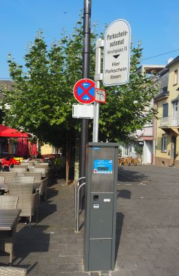 Auch auf dem Kirchplatz wurde ein neuer Parkscheinautomat installiert. Foto: Stadt Bendorf