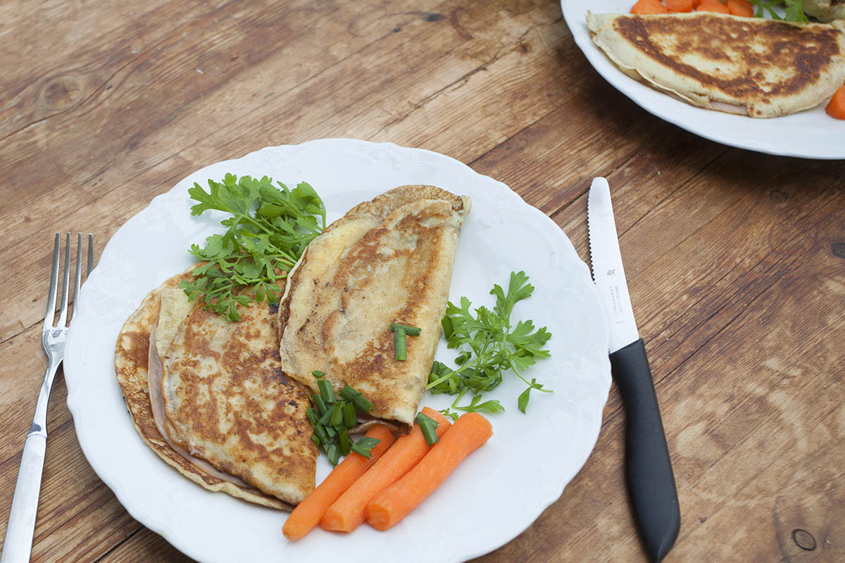 Schneller Snack: Pfannkuchen mit Schinken und Kse