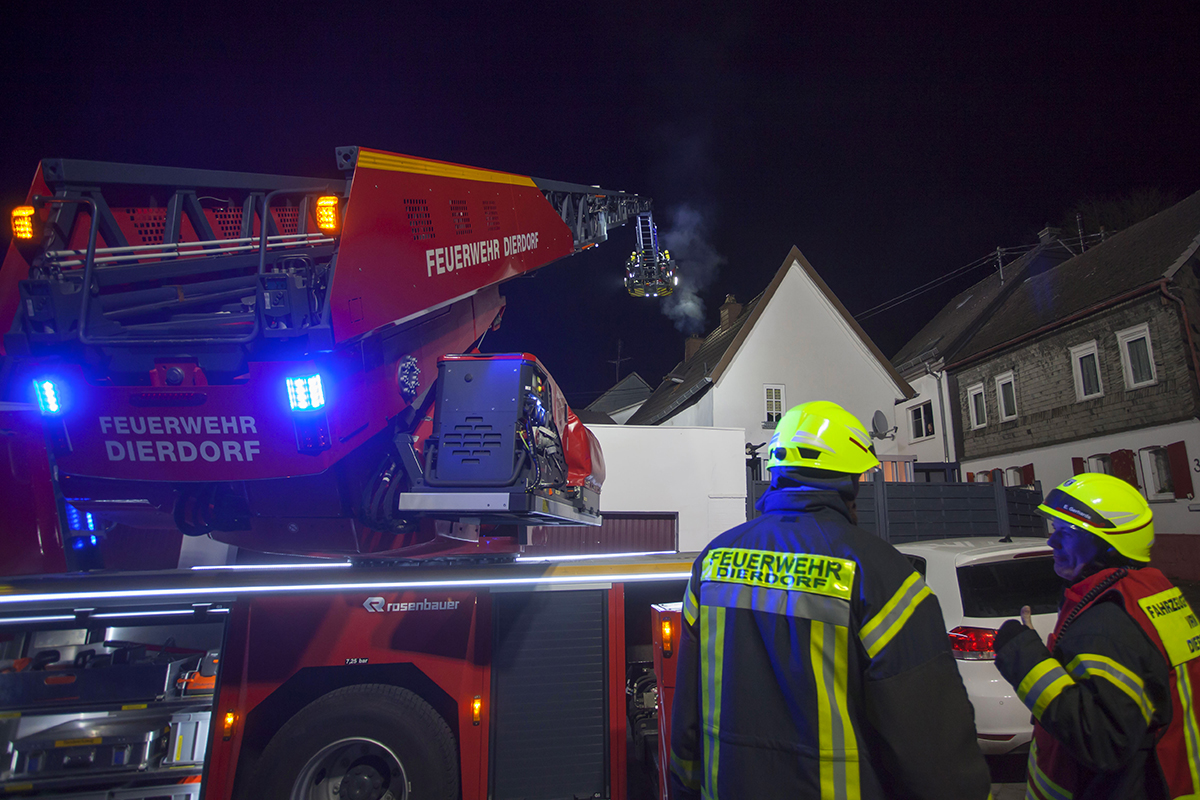 Fotos von der Einsatzstelle: Feuerwehr VG Dierdorf