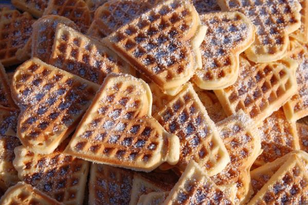 Schlemmer-Spektakel Unkel: Waffelbacken fr den Brgerbus