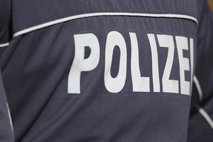 Betrunkener 19-Jhriger will Polizisten ins Gesicht treten