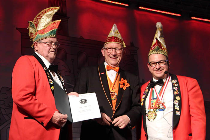 Von links: Willi Lenz, Erwin Rddel und Sitzungsprsident Hans-Jrgen Fink.