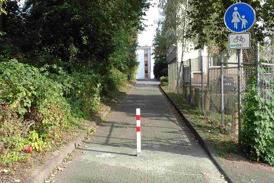 Auf dem Verbindungsweg entlang der Neuwied-Galerie und an der Unterfhrung zum Abenteuerspielplatz haben Radfahrer nun mehr Platz.  Fotos: Stadt Neuwied