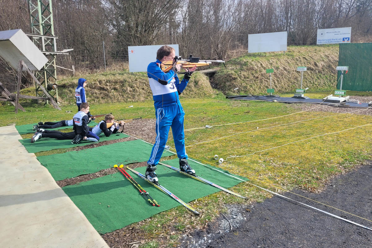 Skurrile Sommerbiathlon-Challenge in Raubach: "Die WG" im Westerwald