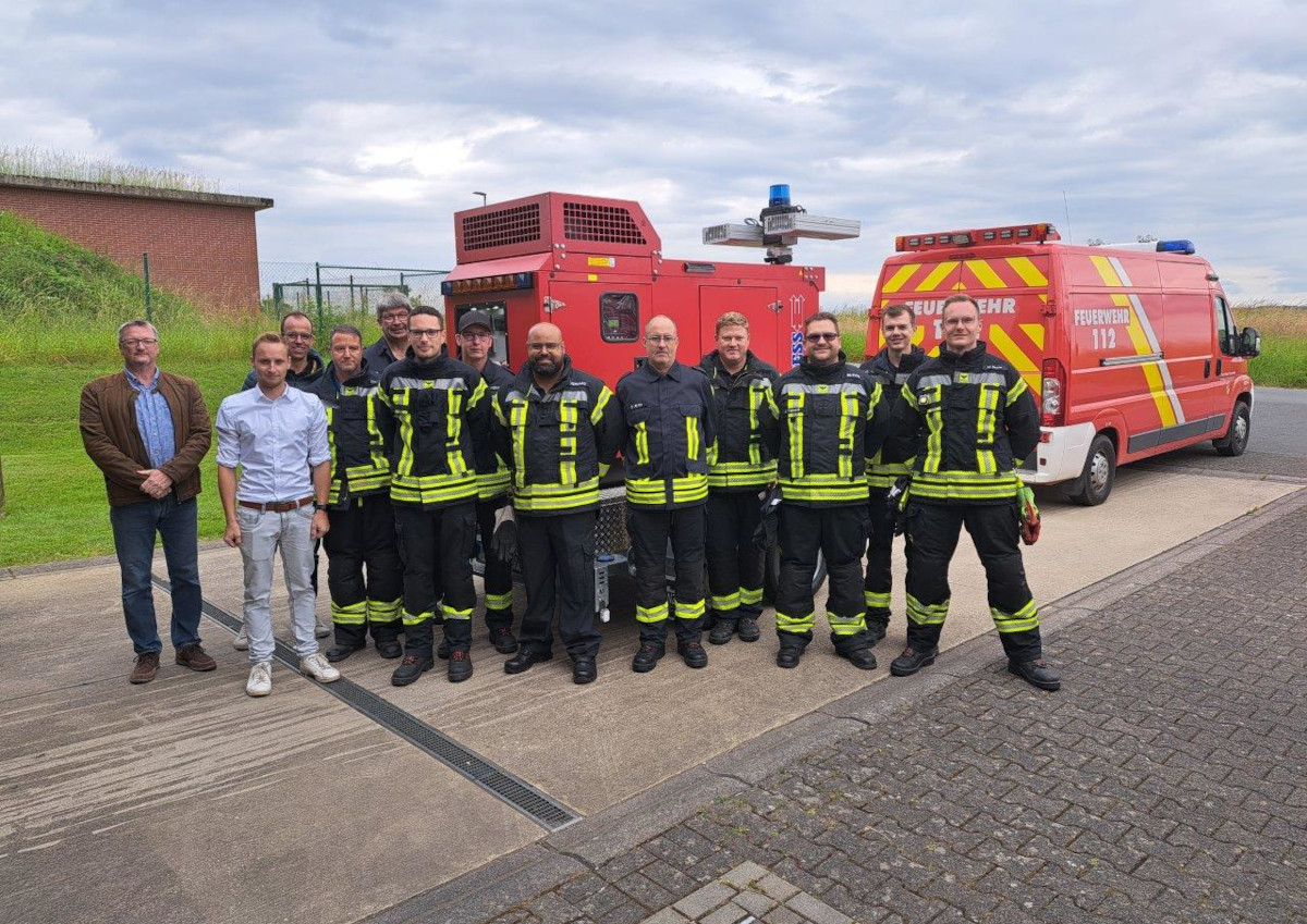 Feuerwehr Rengsdorf-Waldbreitbach erhlt neuen Lichtmastanhnger zur Notstromversorgung