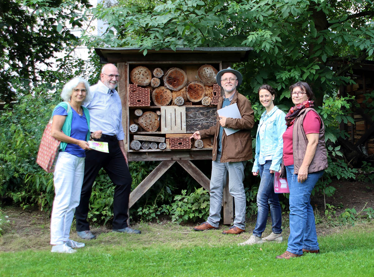 Von links: Cornelia Wei (Drachenfelsschule), Lothar Rendel (Parkfreund Reitersdorfer Park), Maria-Elisabeth Loevenich (Netzwerkkoordinatorin), Daniela Paffhausen (BHAG Marketingleiterin) Dr. Dirk Krmer (Privatschule Schloss Hagerhof). Foto: privat