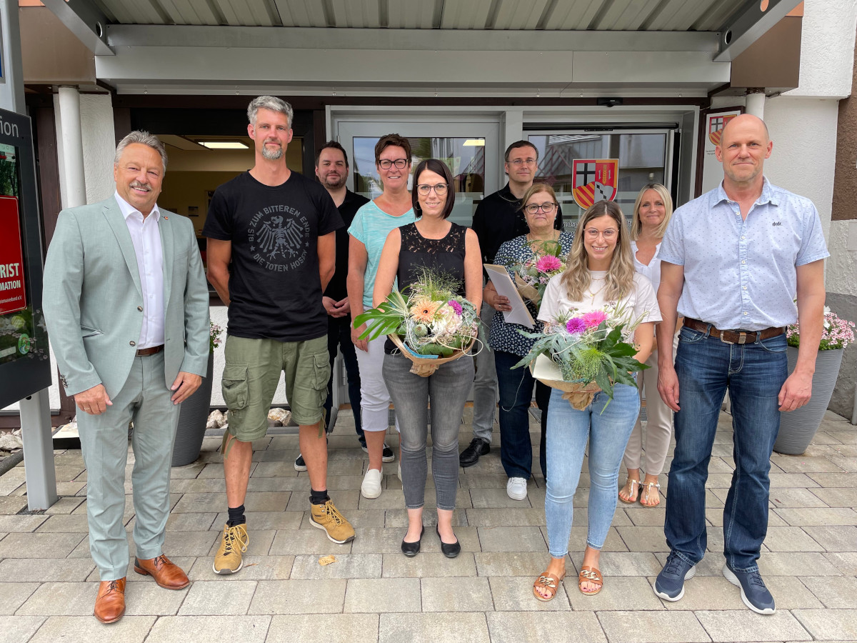 Von links: Hans-Werner Breithausen, Matthias Wloch, Karsten Lck, Stephanie Flemmer, Diana Hmke, Dirk Hammes, Sabine Reuter, Mariella Wick, Sarah Brettnacher und Thomas Noll. (Foto: Heike Kurz, VG Rengsdorf-Waldbreitbach)
