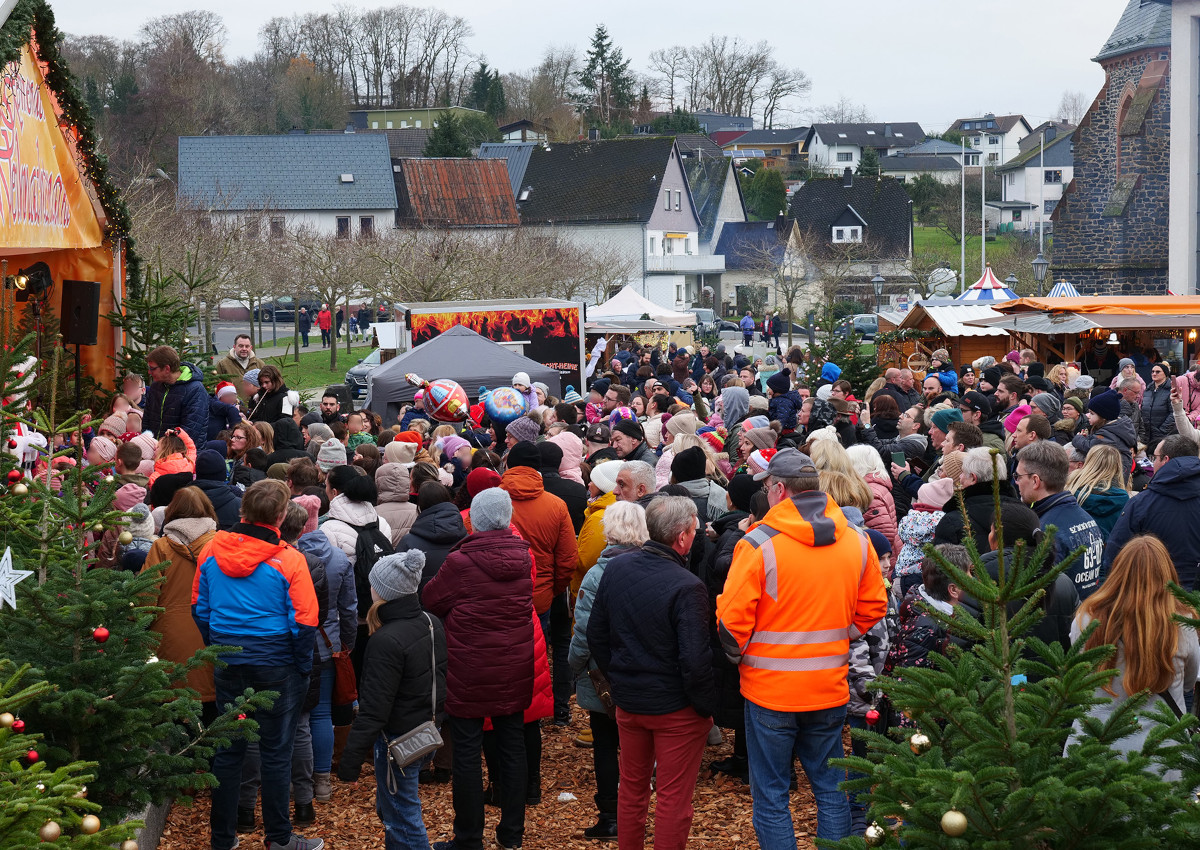 Weihnachtsmarkt in Rennerod: Auch 2023 ein Publikumsmagnet am dritten Advent