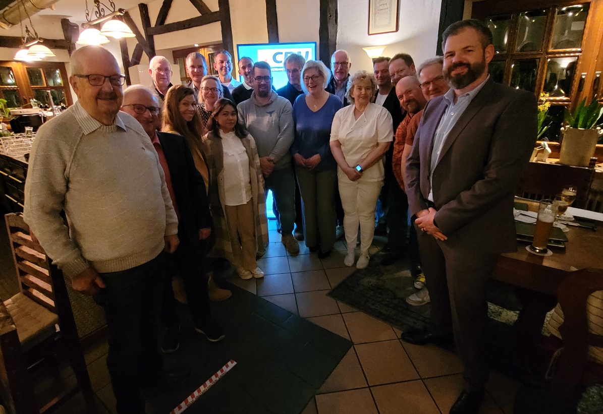 Brgermeister-Kandidat Ren Achten (r.) mit seiner Mannschaft fr den nchsten Stadtrat von Bad Hnningen (Foto: CDU Bad Hnningen)