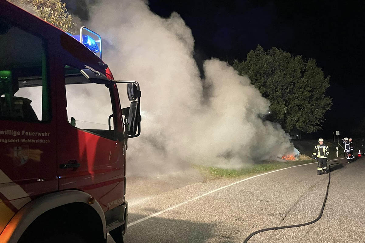 "Heuballenmdchen Resi" in Oberraden in Brand gesetzt