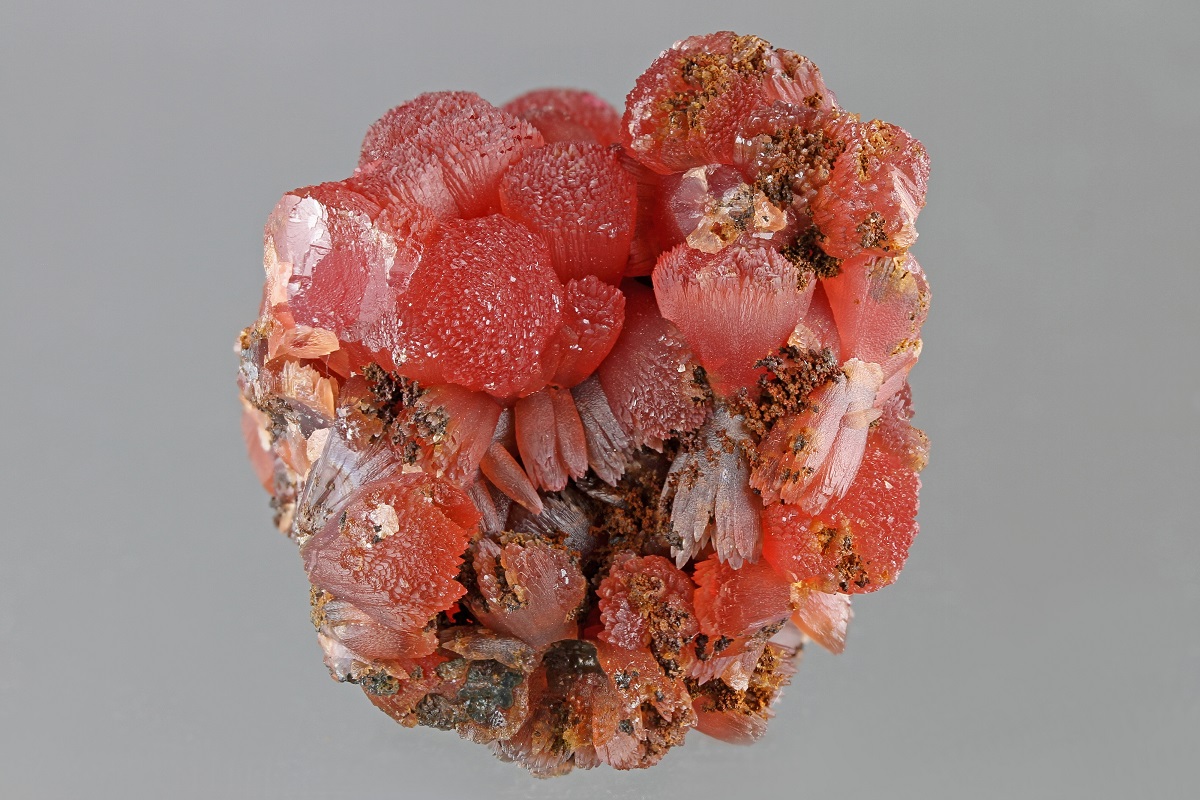 Der Rhodochrosit, auch "Himbeerspat" genannt, zhlt zu den begehrtesten Mineralienstufen aus den Erzgruben der Region. (Foto: Bergbaumuseum)