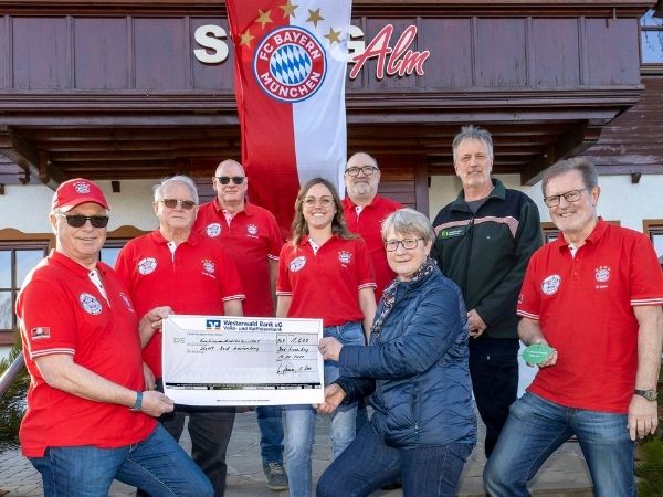 Spende FC Bayern Fanclub. (Foto: Wolfgang Sanner)