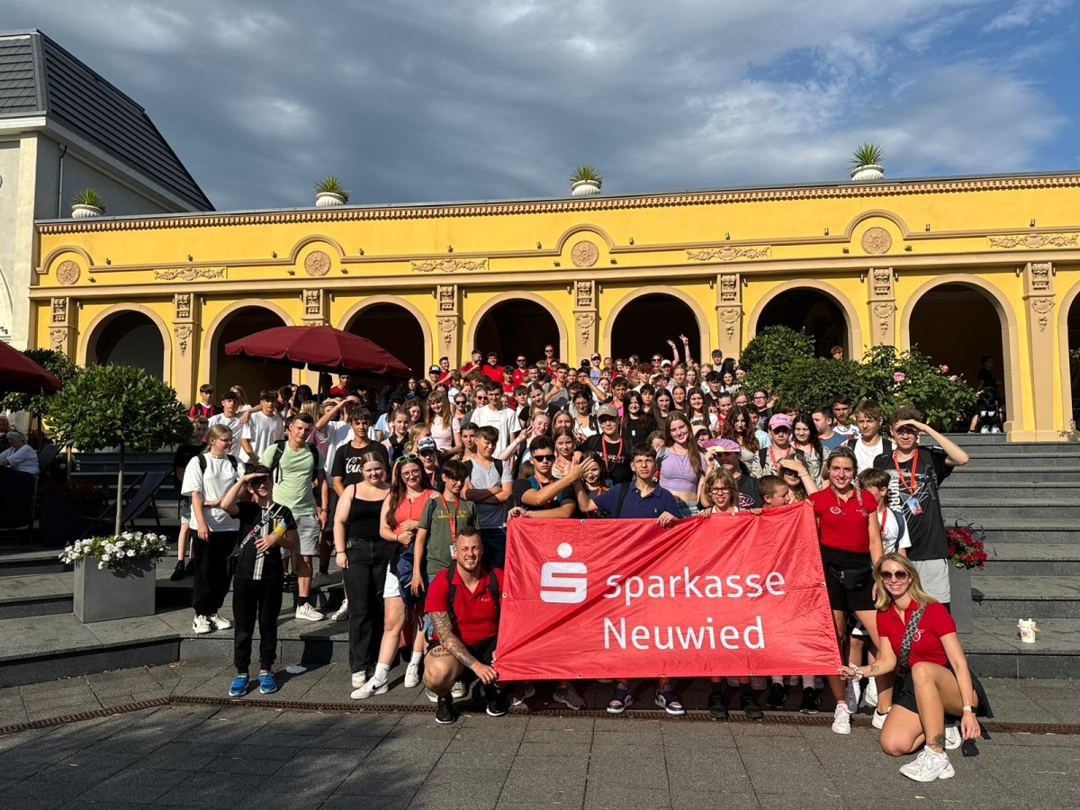 Sparkasse Neuwied fuhr mit 180 S-Clubbern ins Phantasialand