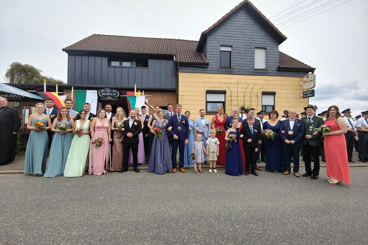 Die Majestten stellten sich zur Parade auf (Bilder: kk)