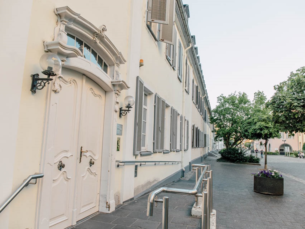 Das Herrnhuter Viertel sticht durch seine besondere und einheitliche Architektonik deutlich aus dem brigen Neuwieder Stadtbild heraus. (Foto: Simon Zimpfer)