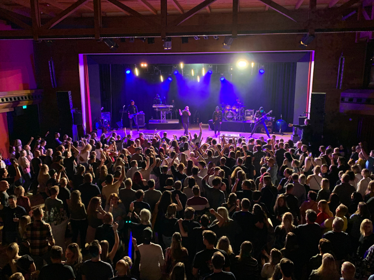 Die Band "Sidewalk" bei ihrem Abschiedskonzert in Betzdorf
(Foto: Markus Wrden)