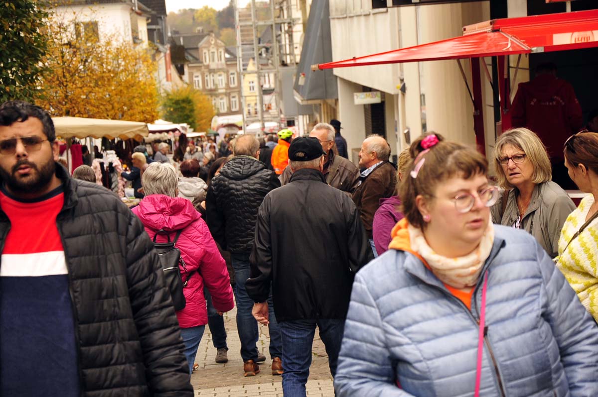 Zwischen Tradition und Moderne: Altenkirchens Markttreiben als Besuchermagnet