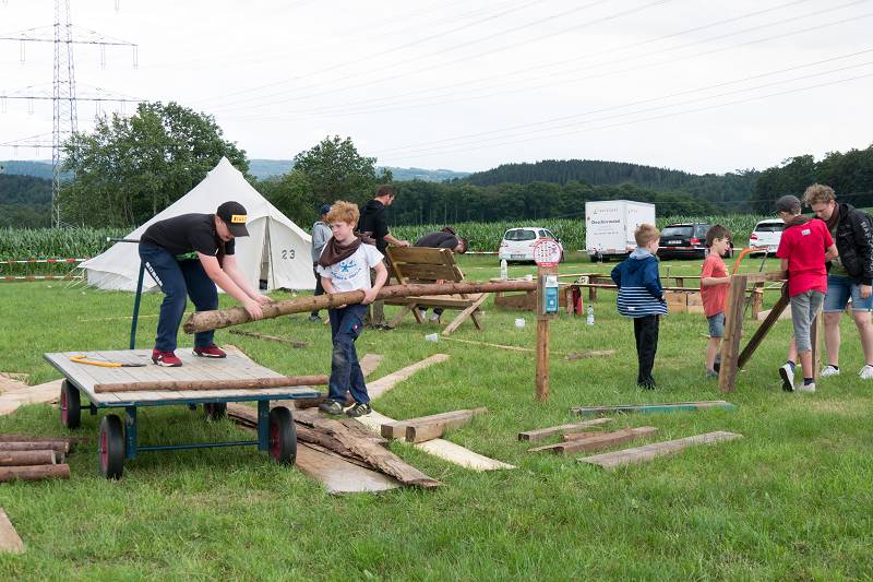 Innerhalb der 10er Gruppen durften die Regelungen gelockert werden. Deshalb mussten dort keine Masken getragen werden und der Mindestabstand wurde aufgehoben. (Fotos: Evangelisch-Freikirchliche Gemeinde Kirchen)