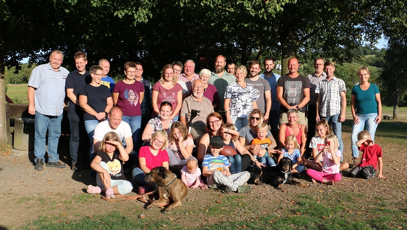 Die Schtzenkameraden waren mit gut 30 Personen mit ihren Zelten, groer Vorfreude und bestem Wetter angerckt. (Foto: SV Leuzbach-Bergenhausen)