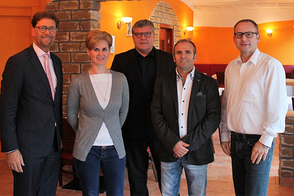 Detlef Odenkirchen, Ewelina Bentivegna, Michael Mahlert, Salvatore Bentivegna und Oliver Labonde (von links) freuen sich schon auf die offizielle Erffnung.