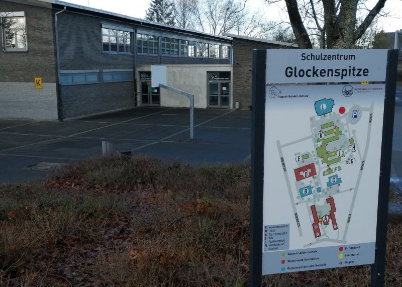 Im Schulzentrum "Glockenspitze" in Altenkirchen kmmert sich der Kreis um das Westerwald-Gymnasium und die August-Sander-Schule (Realschule plus mit Fachoberschule). (Foto: hak)