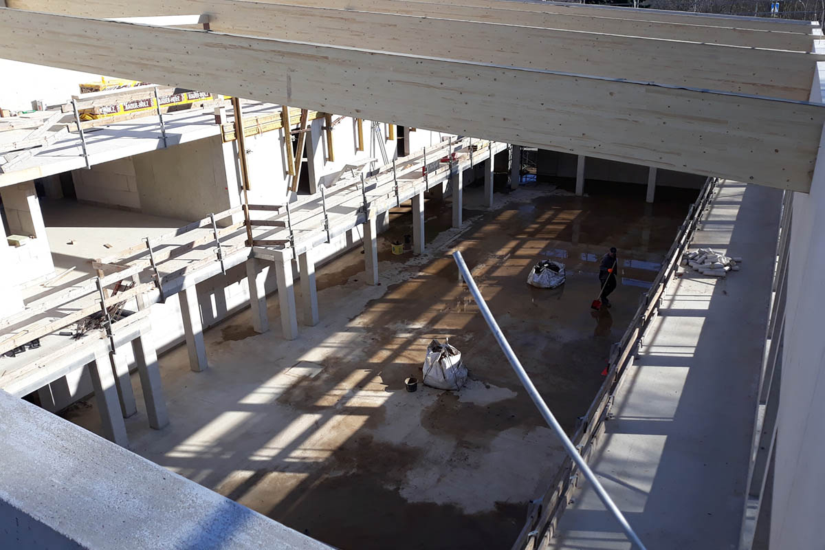 Blick auf die Halle, in die bald das Schwimmbecken eingebaut wird. Foto: Stadt Bad Honnef