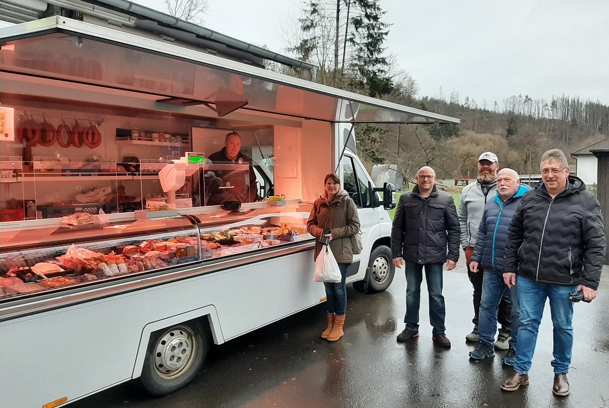 Endlich gibt es in Selbach wieder eine Einkaufsmglichkeit: Das Westerwald-Mobil kommt ab sofort immer samstags (Foto: Ortsgemeinde) 