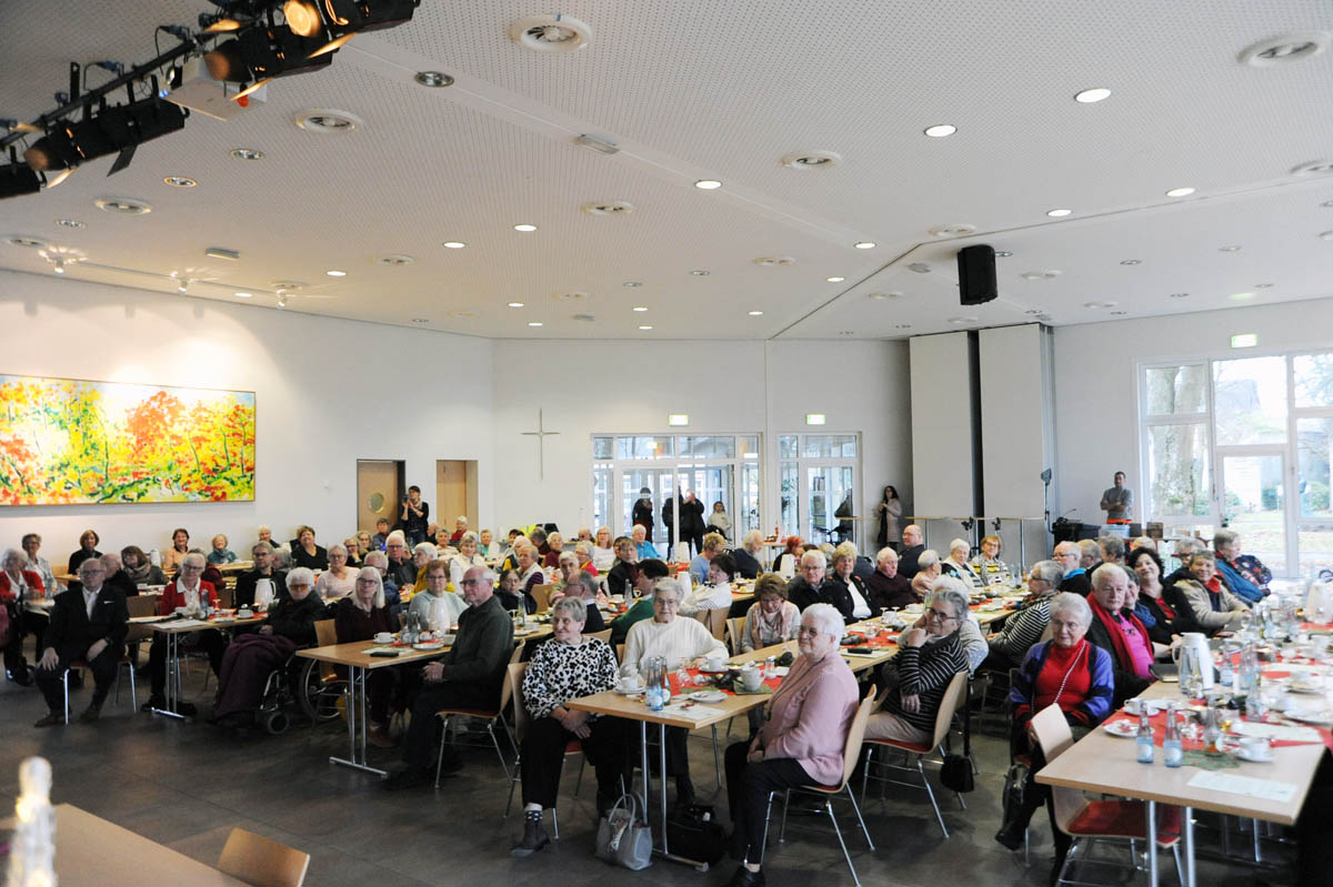 Die "gute Stube" (KDH) in Horhausen war gut besucht (Bilder: kk)