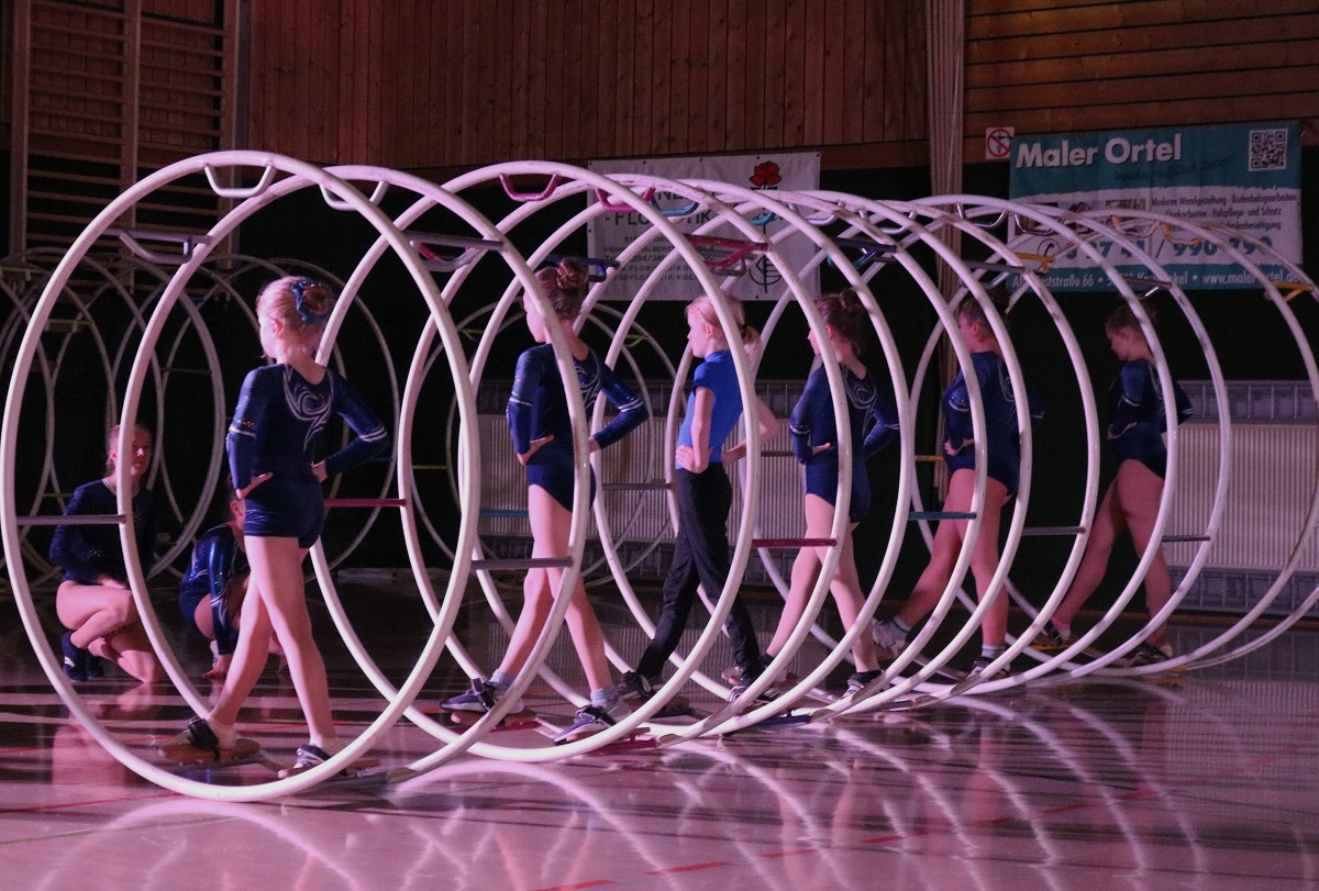 Beim Weihnachtsshowturnen der DJK Wissen-Selbach (Fotos: Jasmin Globas)