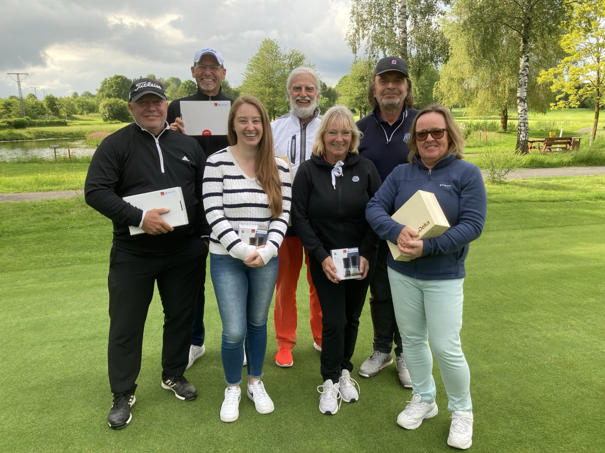 Die engagierten Golfer und Sieger des Benefiz-Golfturniers erspielten 3.260 Euro fr den wohlttigen Zweck. (Foto: Golf Club Westerwald)