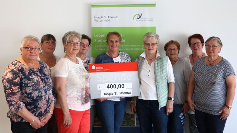 Partyfrauen aus Giesenhausen spenden an Hospiz St. Thomas