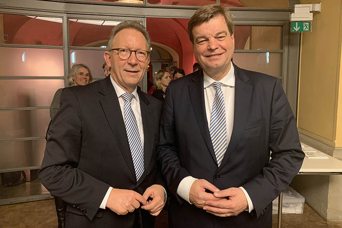 Enak Ferlemann (rechts) hat Machbarkeitsstudie zugesagt. Foto: Bro Rddel