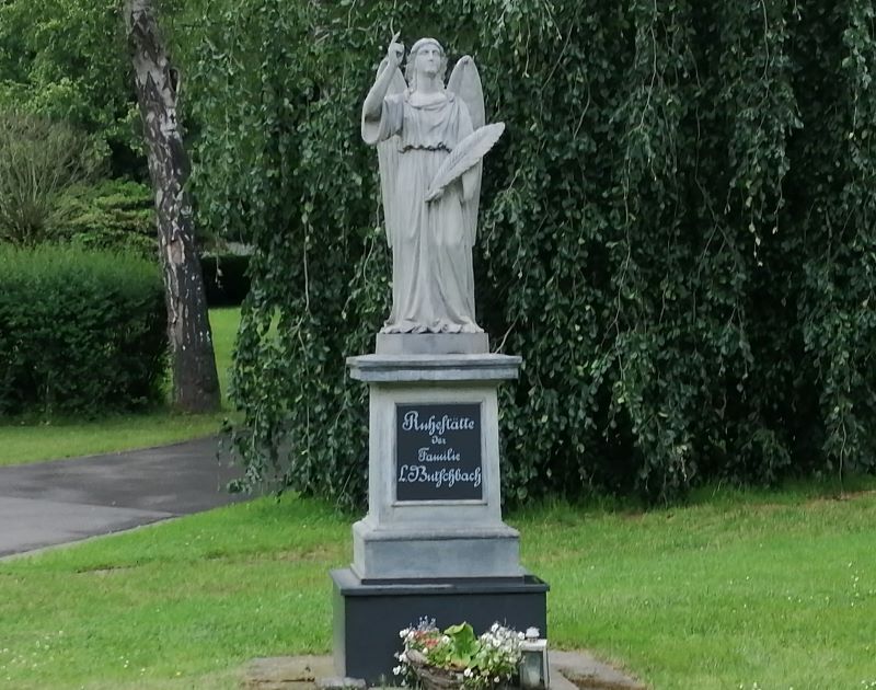 Altenkirchen: Waldfriedhof erhlt Grabfeld fr "Sternenkinder"