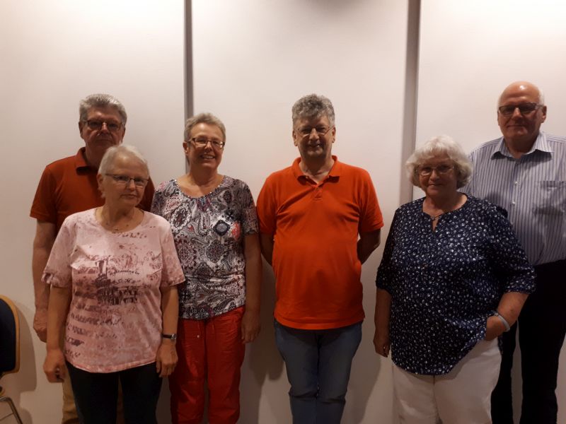 Vorstand mit (v. l.) Rainer Kunze, Theresia Knieke, Karin Laier,Thomas Schmidt, Renate Krckels, Ulrich Siebrger und Katharina Bollinger. Nicht auf dem Foto: Annemie Rler. Foto: privat