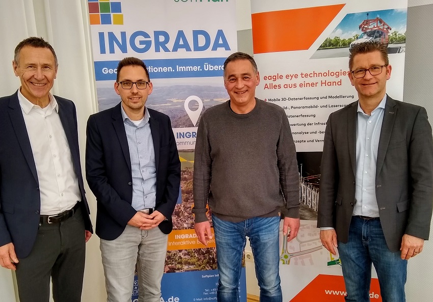 Softplan (Herr Jrg Tieben), Tim Kraft (Bauamtsleiter Vg Kirchen), Stefan Strunk (Sachgebietsleiter Tiefbau VG Kirchen)  und eagle eye technologies (Herr Kim Gebauer) (Foto: VG Kirchen)