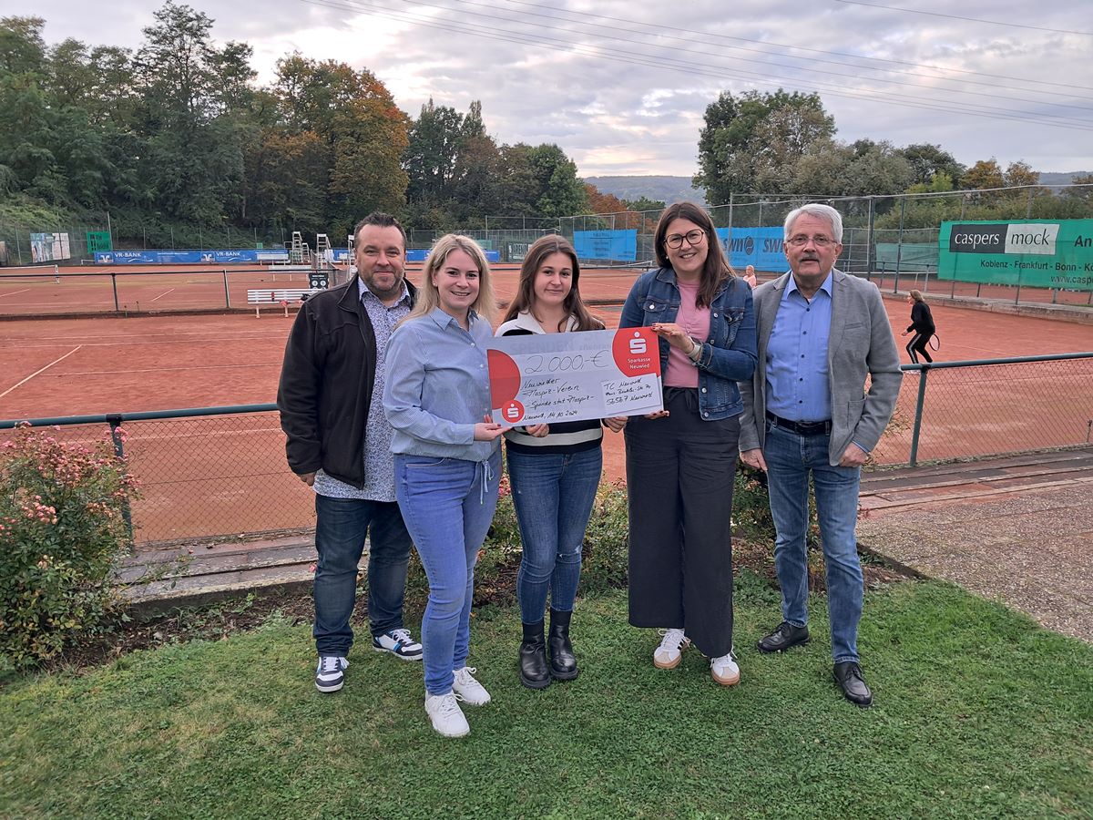 Neuwieder Tennisspieler spenden 2.000 Euro fr das Hospiz