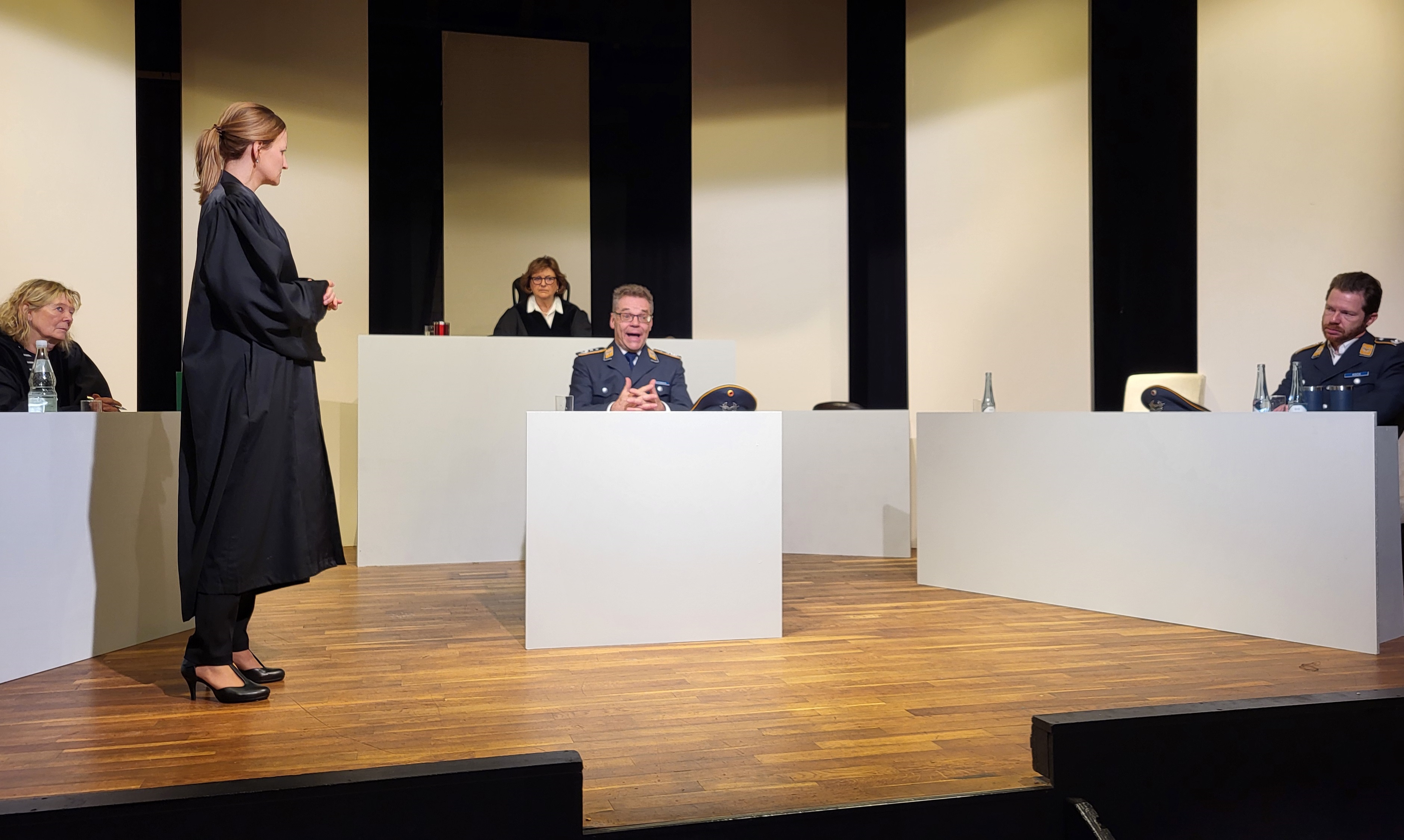 Theater in Montabaur: Terror in der Oase