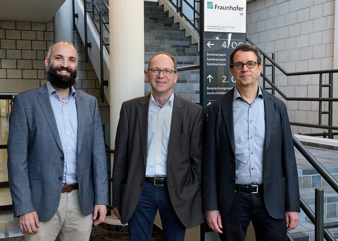 Forschen gemeinsam (v.l.): Dr.-Ing. Thomas Schopphoven (Leiter der Abteilung Laserauftragschweien am Fraunhofer ILT), TIME-Geschftsfhrer Dr. Ralf Polzin und Dr.-Ing. Andres Gasser (Projektinitiator und Senior Expert beim Fraunhofer ILT). (Foto: Fraunhofer ILT)
