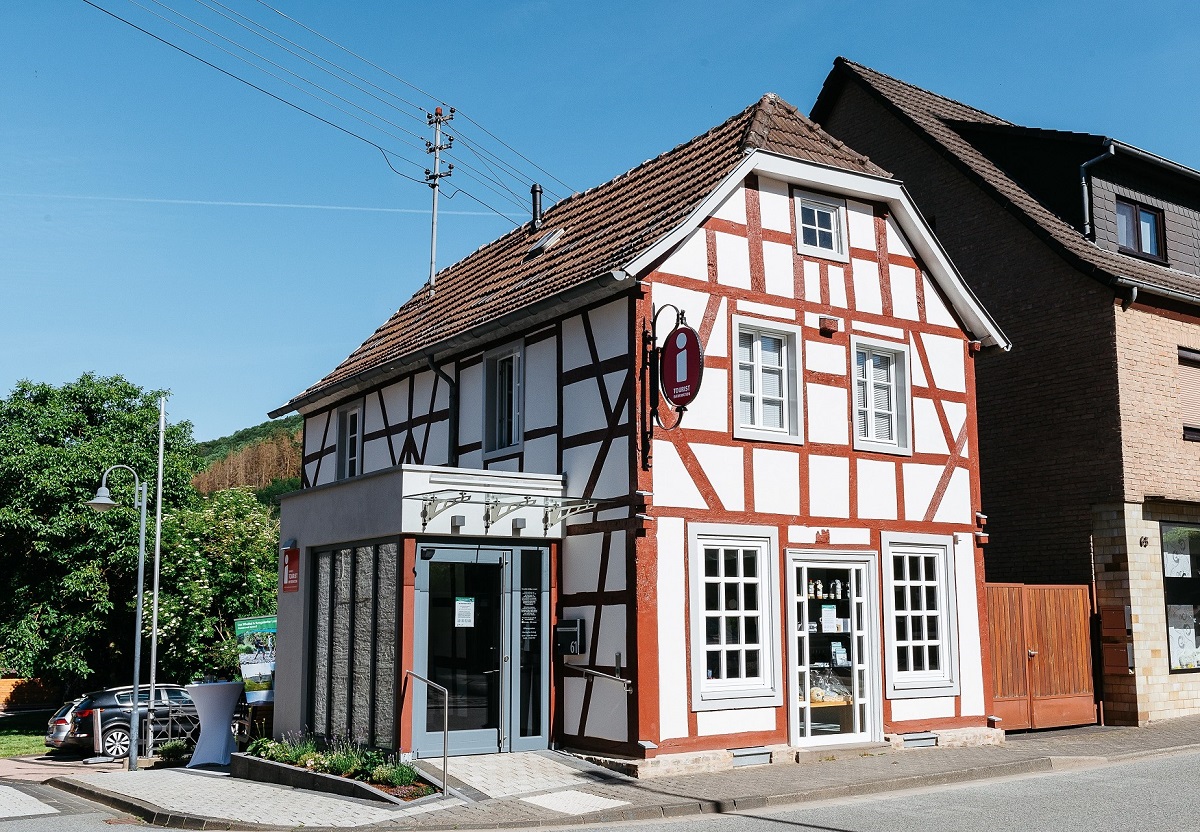 Tourist-Information Waldbreitbach mit Qualittssiegel "ServiceQualitt Deutschland" ausgezeichnet