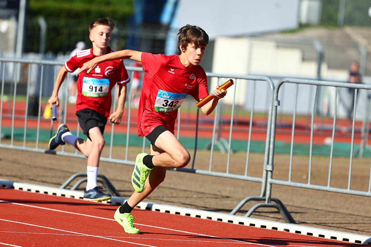 Mateo Tavano gewann beim Sportfest in Neuwied im Dreikampf die Einzelwertung in der M11 und im Team die Mannschaftswertung der U12 sowie mit der 6x 50 Meter Staffel der U12. Foto: LG Rhein-Wied 