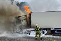 Technischer Defekt setzt Lkw in Flammen: Groe Verkehrsbehinderungen auf der BAB 3 bei Neustadt/Wied