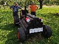 Oberelberts Freizeitgelnde erhlt neues Highlight: ein Traktor fr die Kleinsten