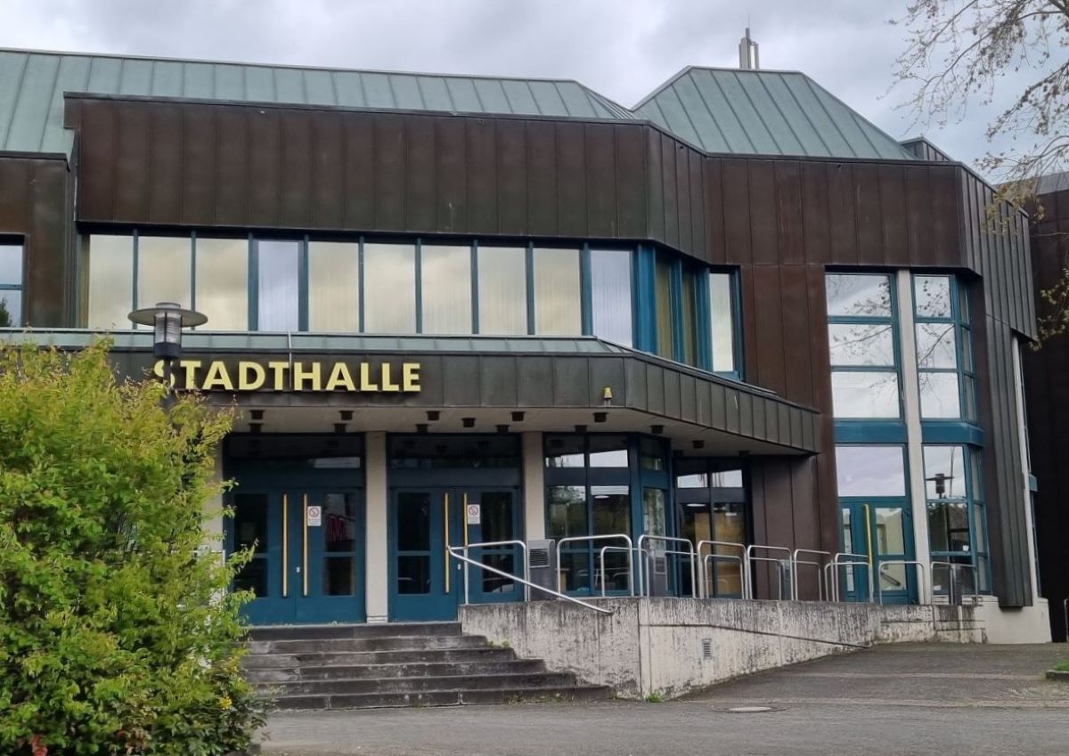 Es wird noch einige Zeit dauern, bis die Zukunft der Altenkirchener Stadthalle klar umrissen ist. (Foto: vh)