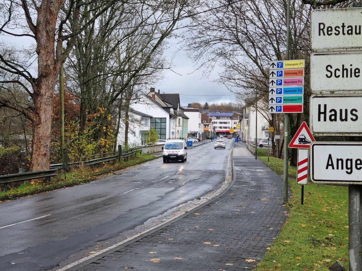 Die Koblenzer Strae bedarf dringend einer Sanierung. (Foto: vh)