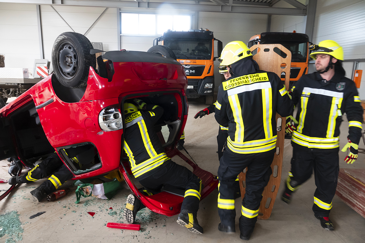 Personenrettung nach Verkehrsunfall: bungswochenende der Feuerwehr Gromaischeid