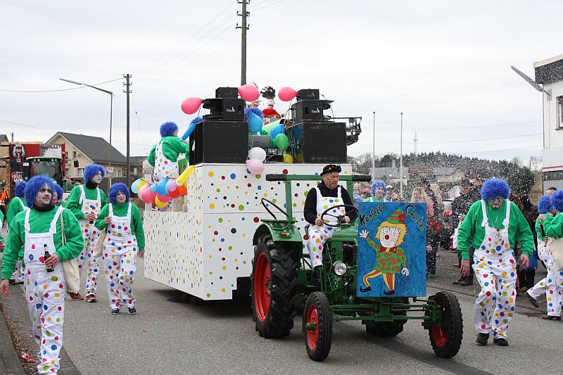 Es herrschte eine heitere und familire Stimmung beim Umzug Foto: jkh