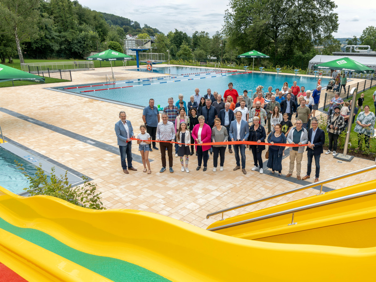 Erffnet! Frisch saniertes Freibad Unnau lutet die Sommerferien ein