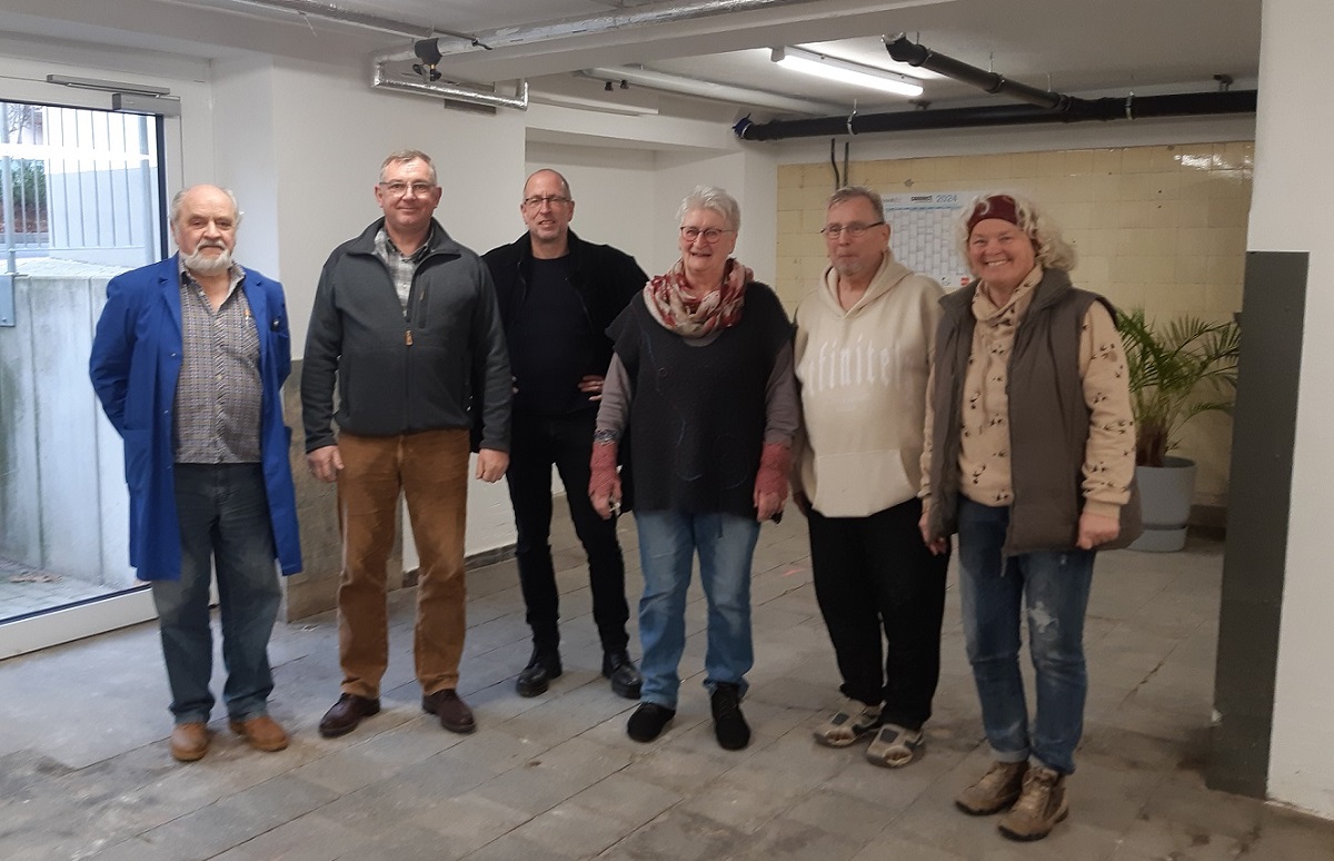  Bildunterschrift (von links): Michael Schfer, Projektmitglied "Spa am Werken", Stadtbrgermeister Ralf Lindenptz, Roland Mller, Verbandsgemeindeverwaltung Altenkirchen-Flammersfeld, Barbara Ebel, Hermann Otto und Claudia Zey, alle Projektmitglieder "Spa am Werken".(Foto: Verbandsgemeindeverwaltung)